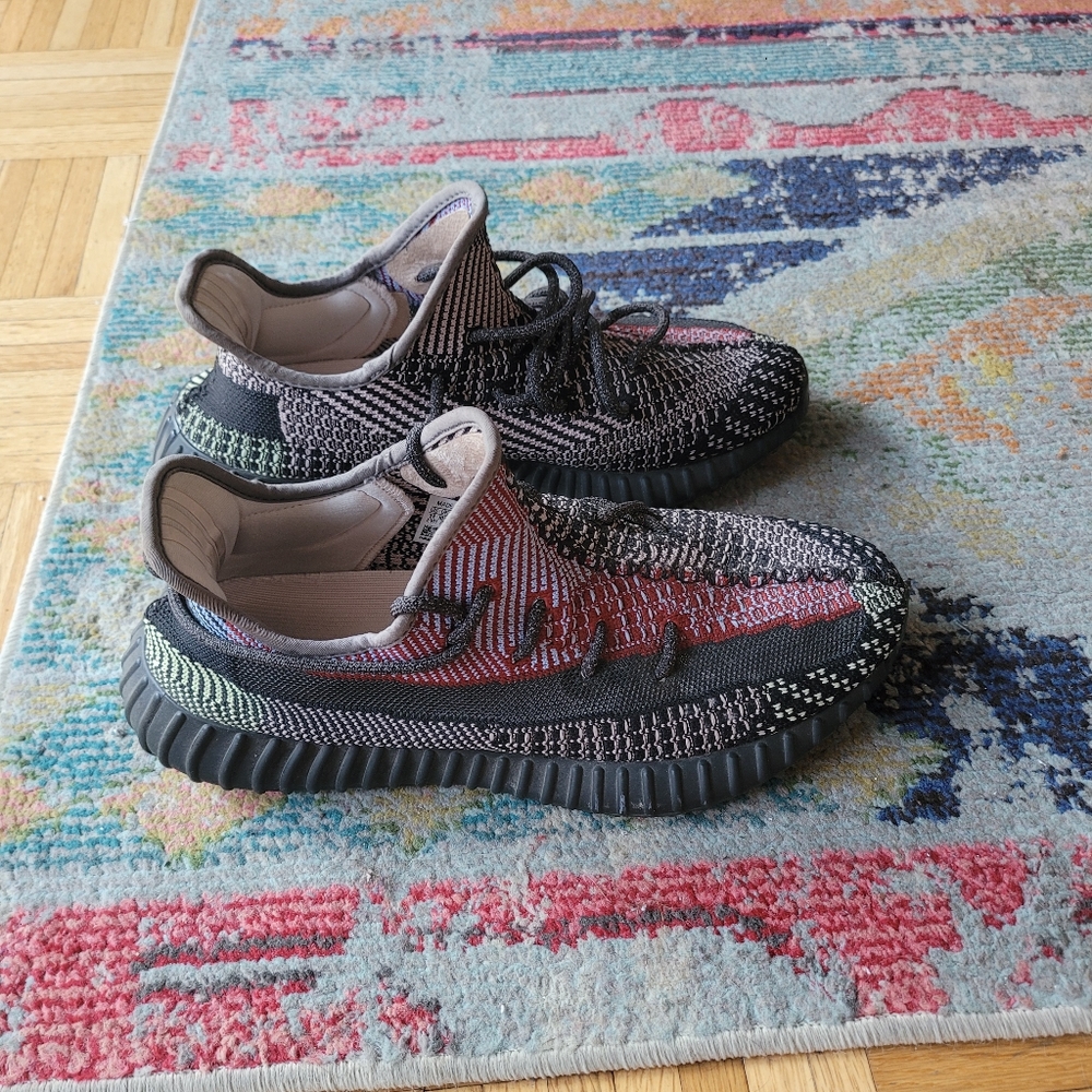 Yeezy 350 v2 Yecheil Size 11 Pre loved with box